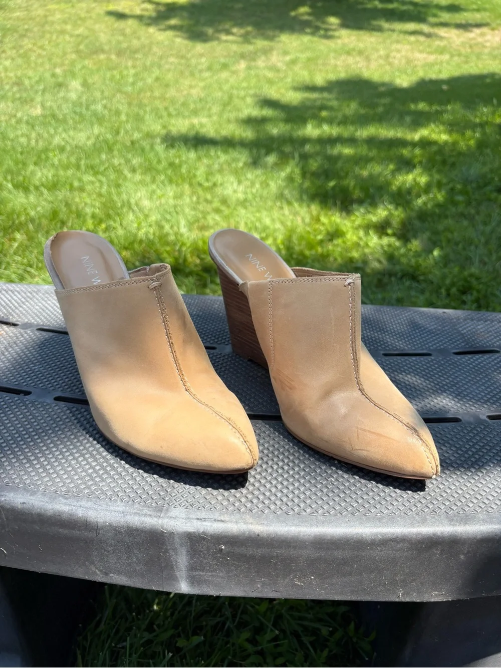 Nine West Beige/Tan Pointed-Toe Leather Mule Heels